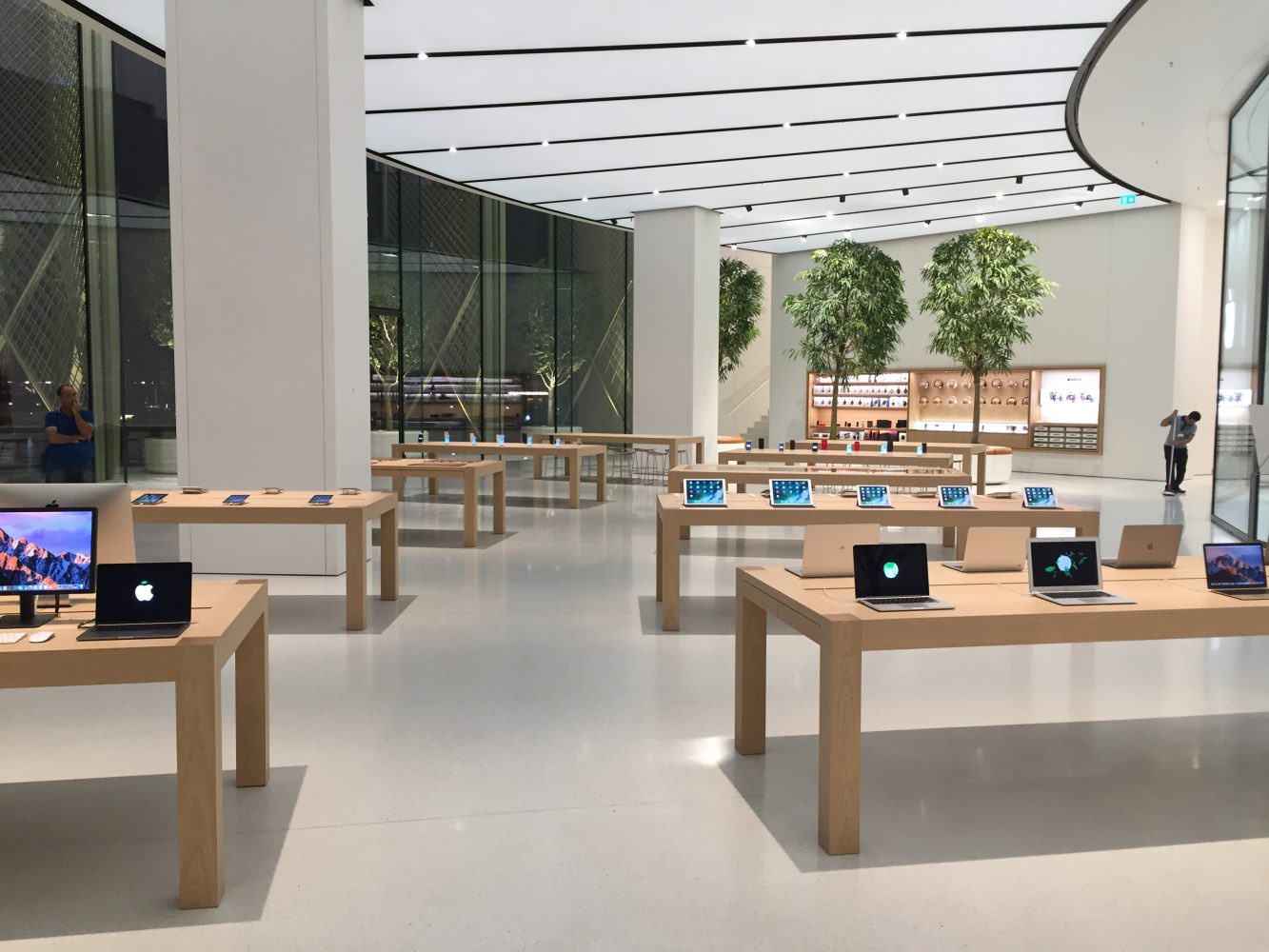 Apple store dubai